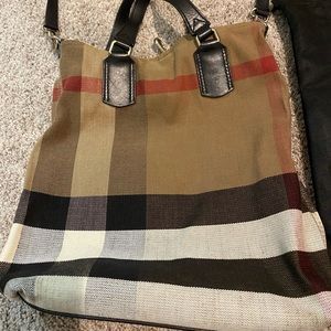 Burberry crossbody purse
